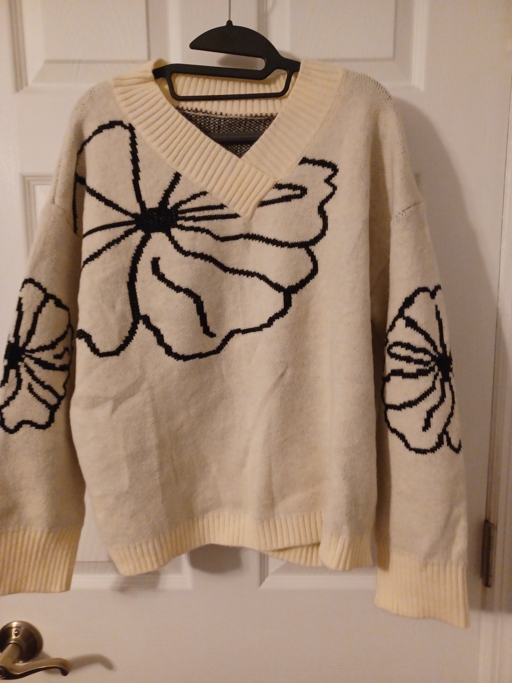 Cupshe V-Neck Ivory Sweater with Black Floral Outline